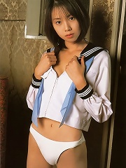 Emi Hasegawa adorable Japanese model in some very hot pictures